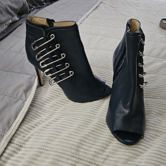 Katy Perry Navy Ankle Boots with Silver Accents Size 8 - Picture 2 of 9